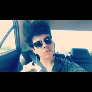 Meet your Posher, Luis